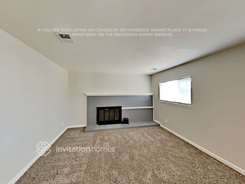 Building Photo - 16533 E Wyoming Dr