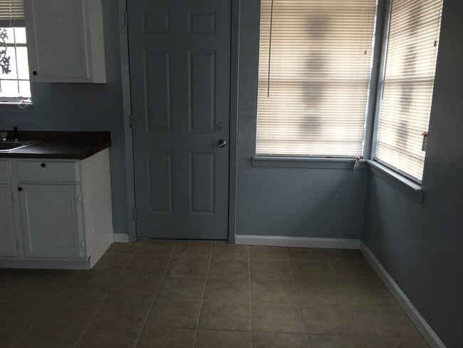 Building Photo - 4118 Pickfair St