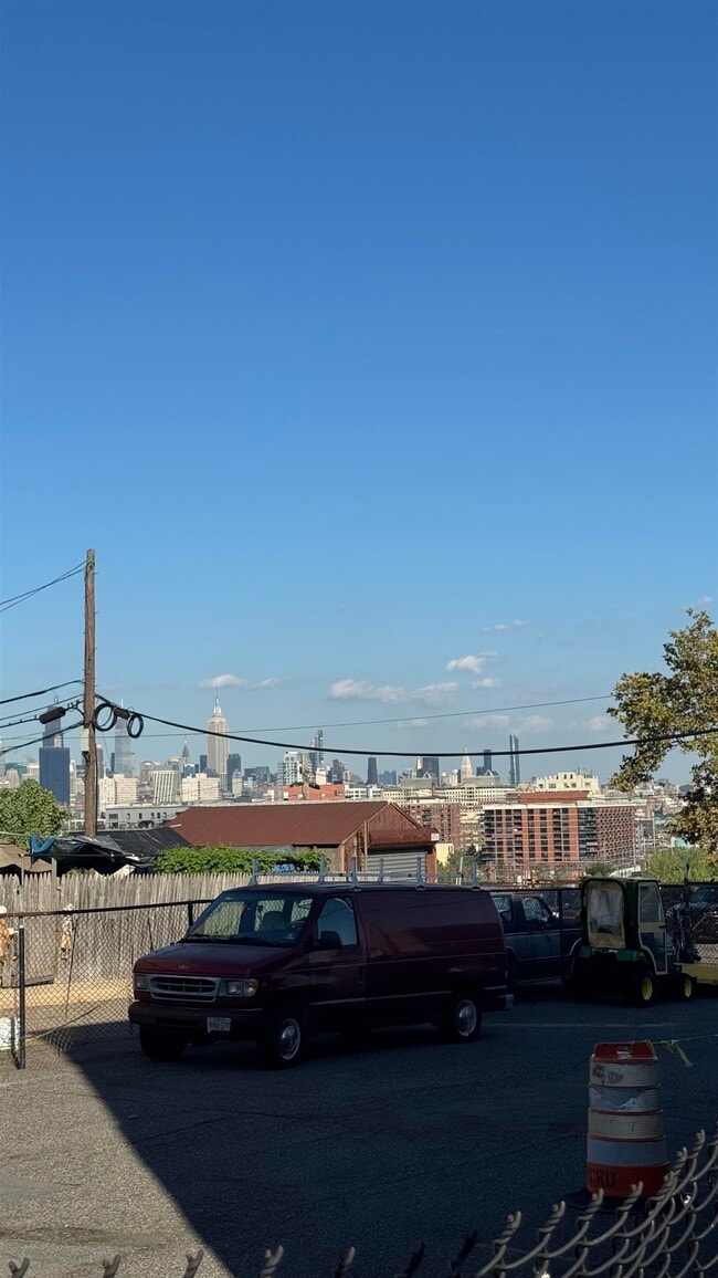 Building Photo - 76 Beacon Ave