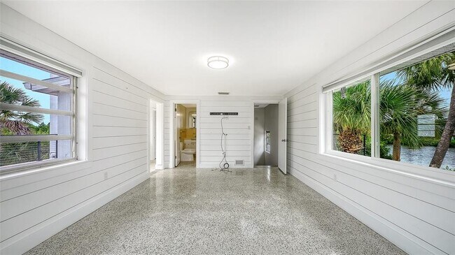 Building Photo - 7665 Sanderling Rd