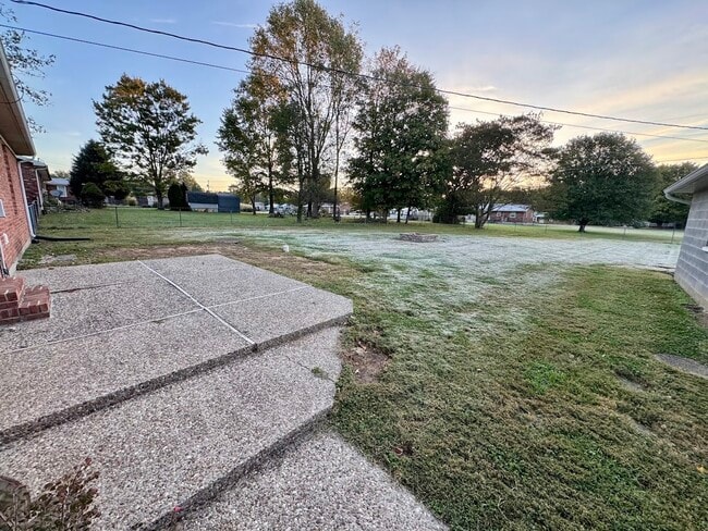 Building Photo - 113 Meadow Ln