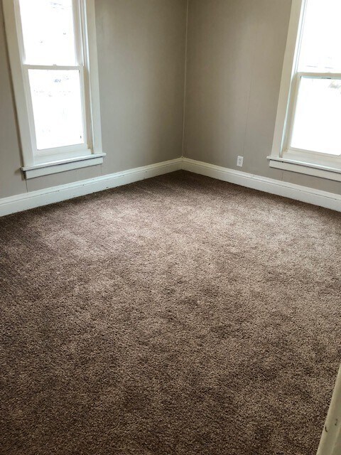 Building Photo - One Bedroom One Bath Apartment