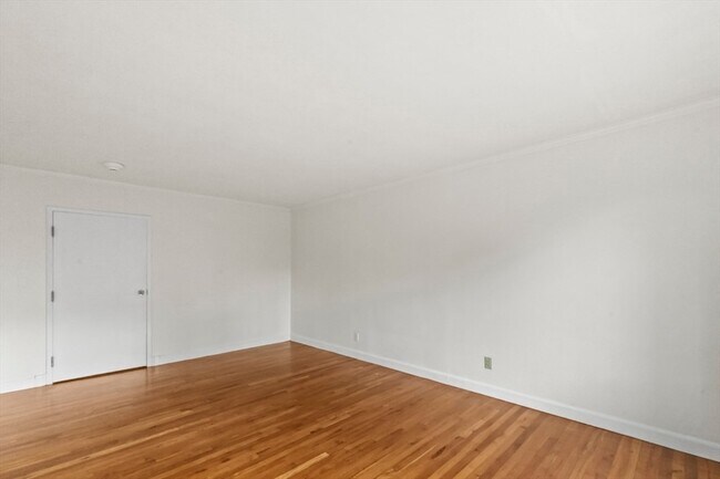 Building Photo - 38-40 Cedar Street Unit 141