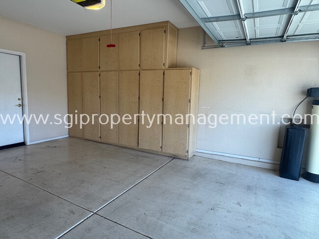 Building Photo - 39826 N Mill Creek Ct