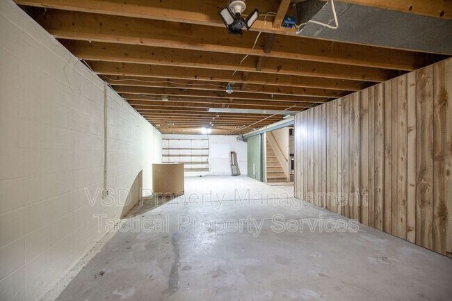 Building Photo - 6188 Cabrini Ln