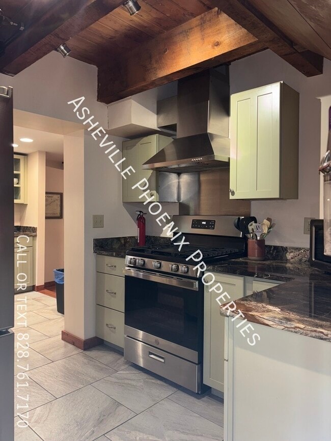 Building Photo - 14 Canyon Cv