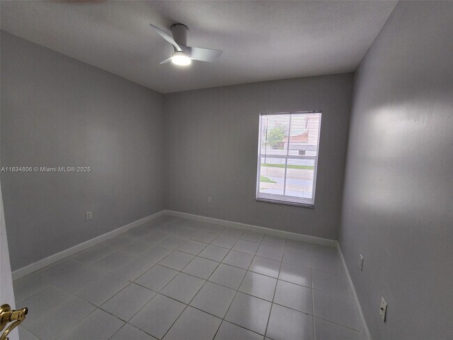 Building Photo - 986 NW 136th Ct