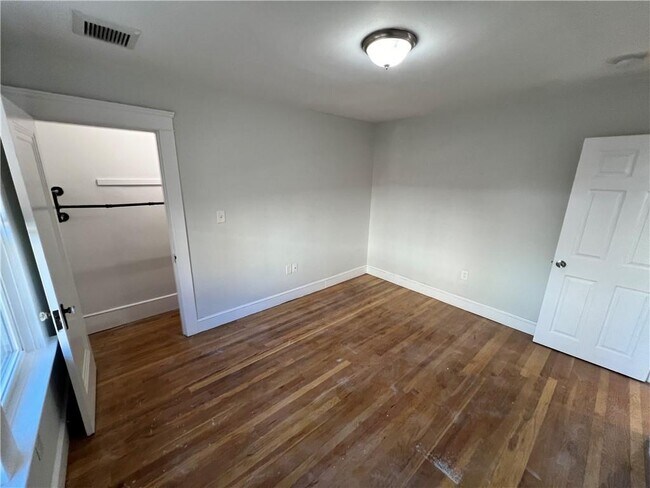 Building Photo - 63 Jastram St