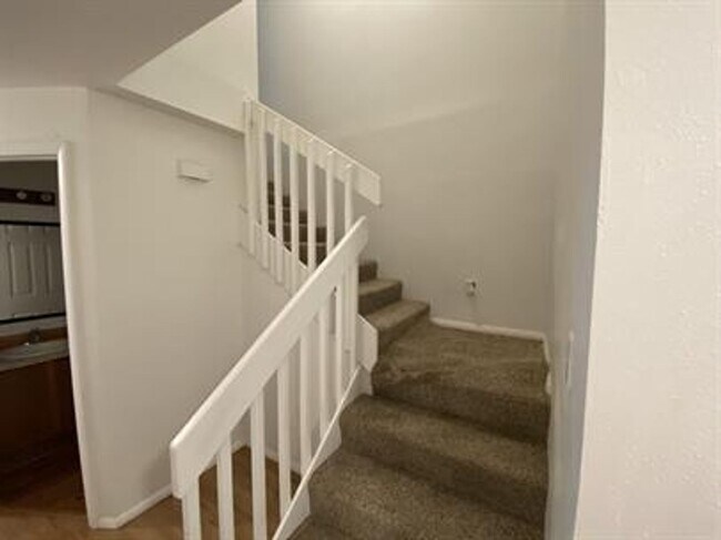 Building Photo - 500 S Circle Dr