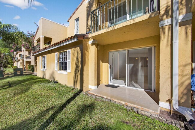 Building Photo - 1120 Lake Shore Dr