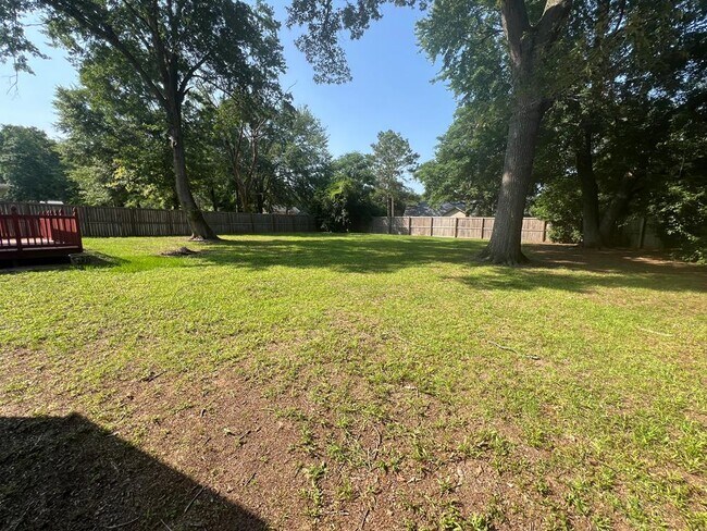 Building Photo - 3290 Valencia Dr