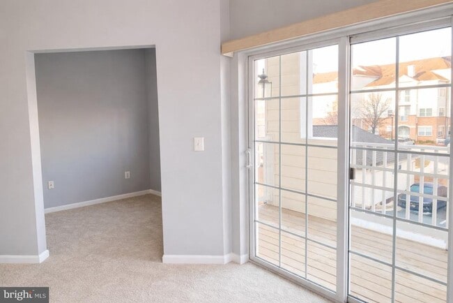 Building Photo - 2605 Chapel Lake Dr