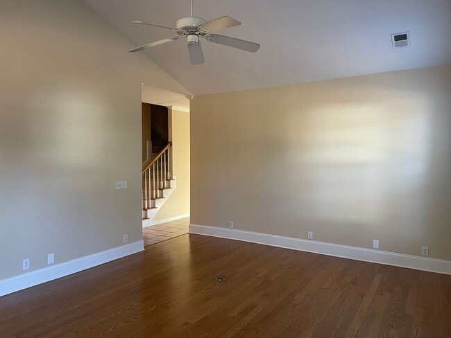 Building Photo - 3 Bedroom 2 Bathroom with a  Bonus Room  House in Winding River Plantation