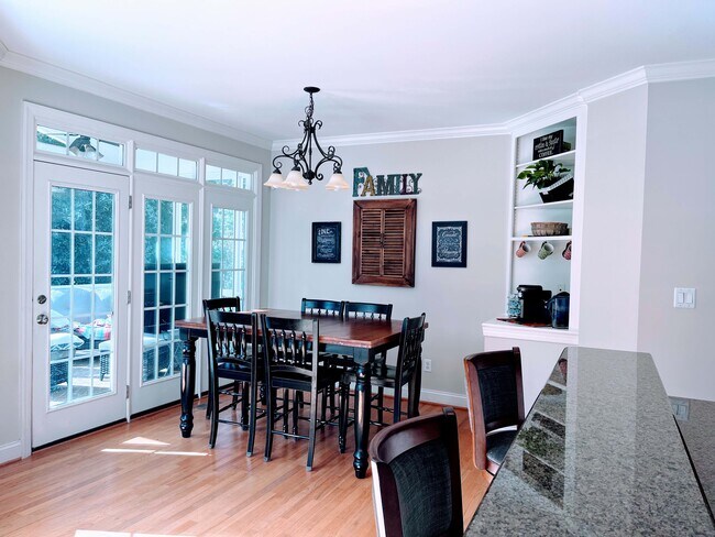 Building Photo - 3940 Grandbridge Dr