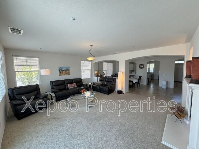Building Photo - 1290 Esperanza Trail