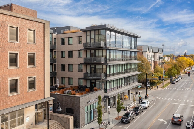 Building Photo - District House