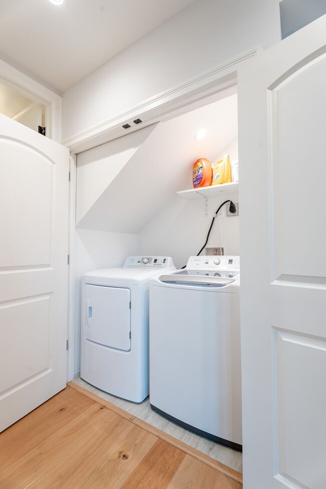 Building Photo - 2732 Fair Oaks Ave