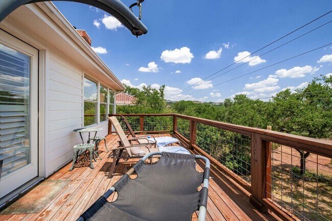 Building Photo - 5511 Courtyard Dr