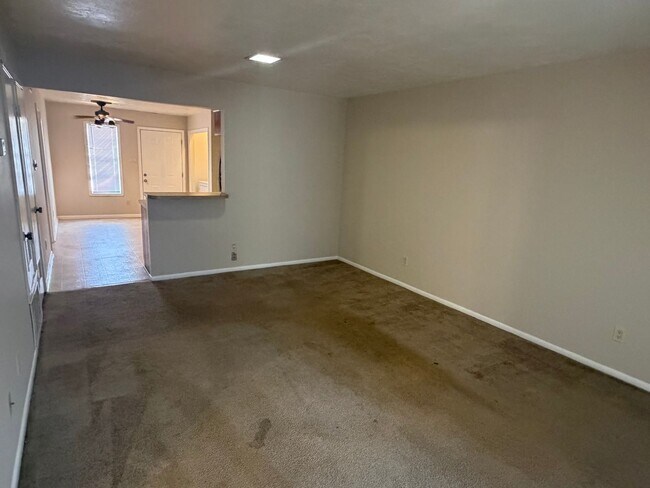 Building Photo - 2407 Bandera Dr