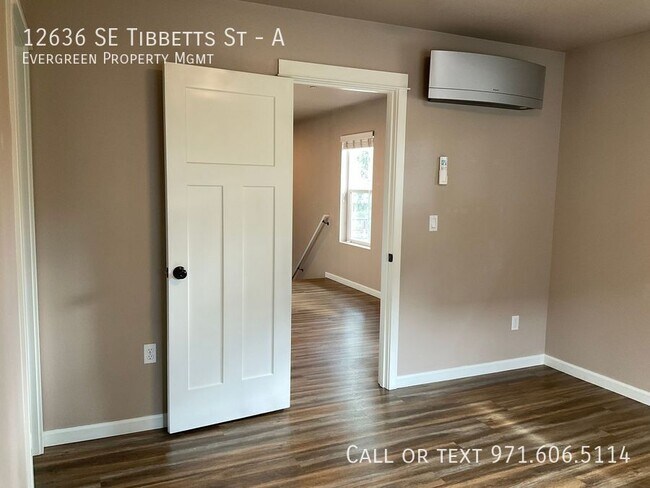 Building Photo - 12636 SE Tibbetts St