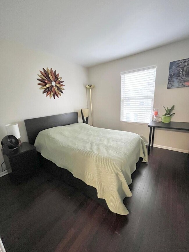 Building Photo - 680 Meadowridge Dr