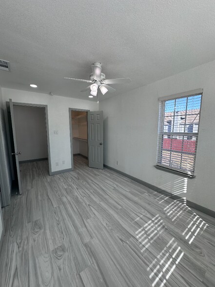 Building Photo - 4624 San Jacinto St