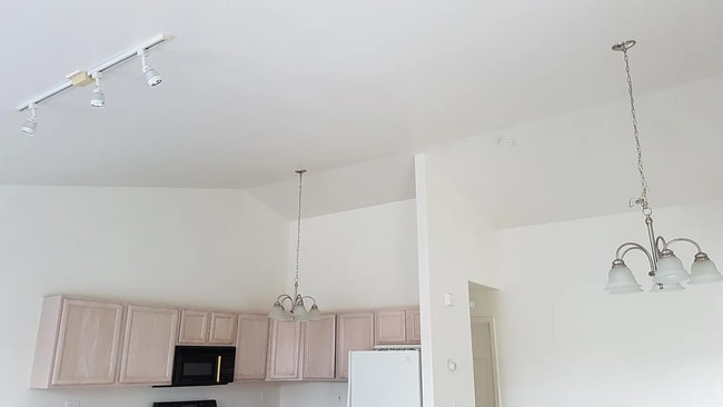 Building Photo - 1571 Elcadore Dr