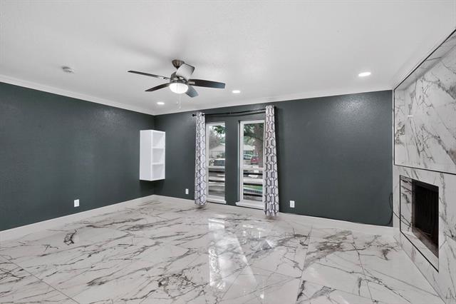 Building Photo - 4006 Mayflower Dr