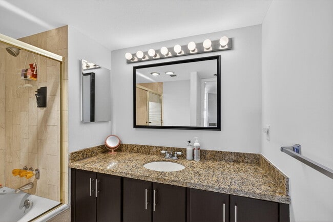 Building Photo - 5200 N Ocean Dr