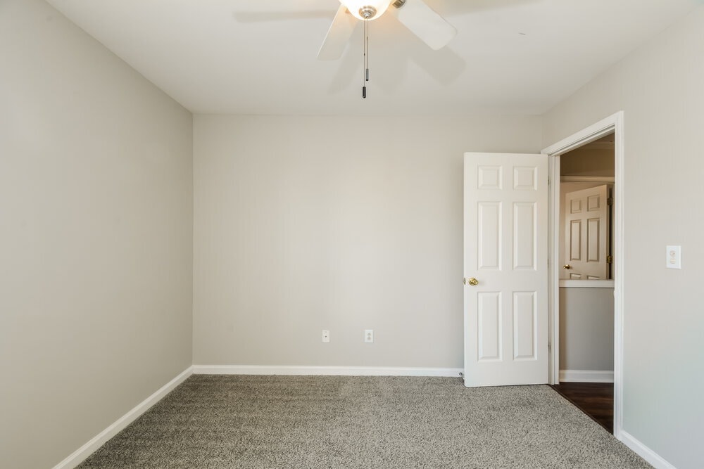 Building Photo - 5263 Little Sandy Dr