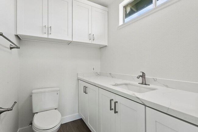 Building Photo - 30902 Club House Dr