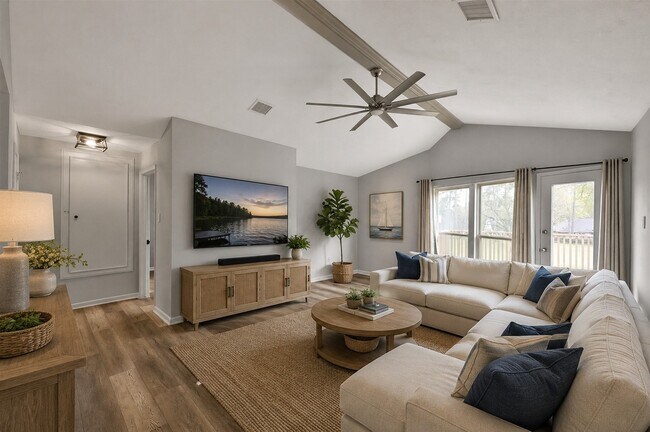 Building Photo - 13527 Summer Hill Dr