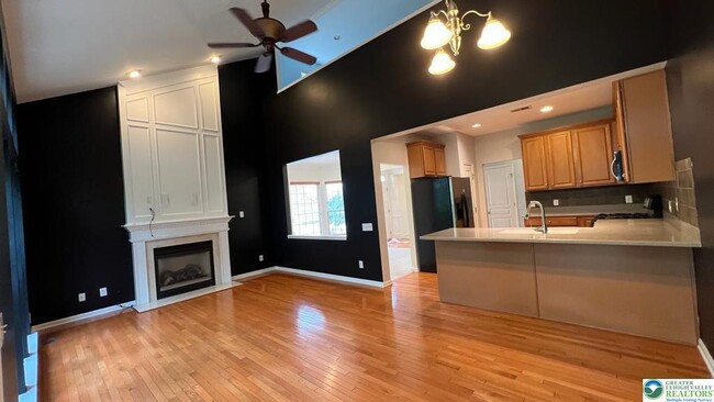 Building Photo - 1839 Majestic Dr