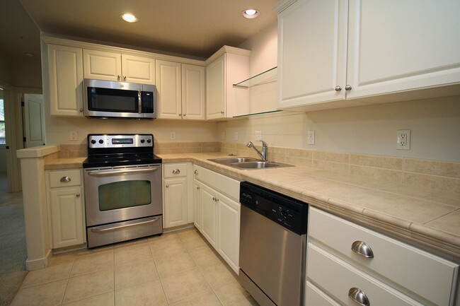 Building Photo - Tanasbourne 2 Bed 1 Bath Townhome