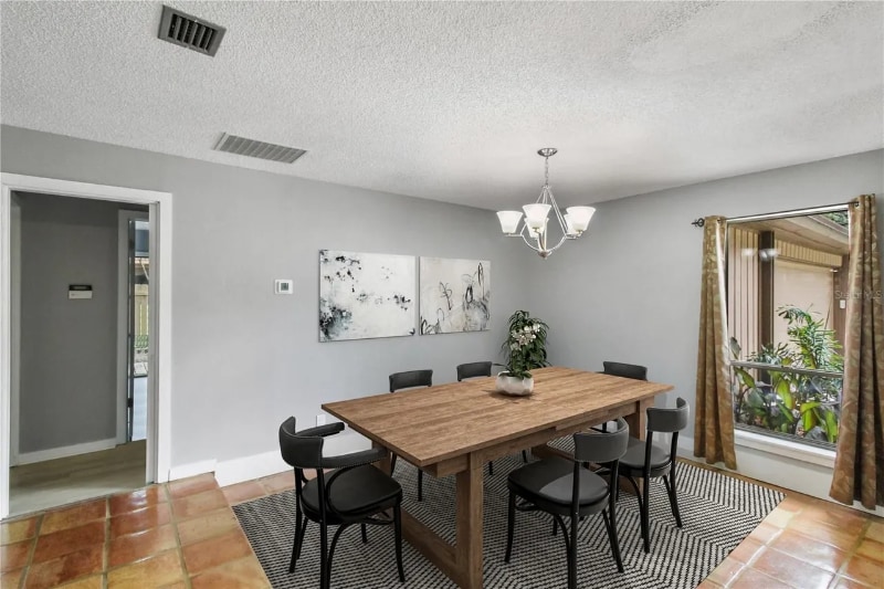 Building Photo - 490 Burnt Tree Ln