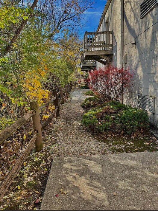 Building Photo - 111 S Summit St