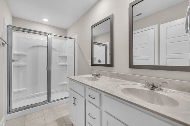 Building Photo - Charming 3 Bedroom Home with 2 Full Baths in Clarksville, TN - Don't Miss Out!