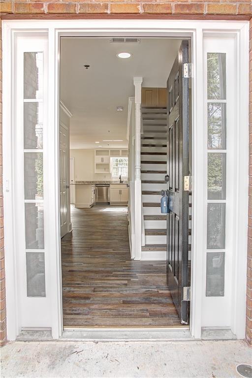 Building Photo - 203 Morris Ln