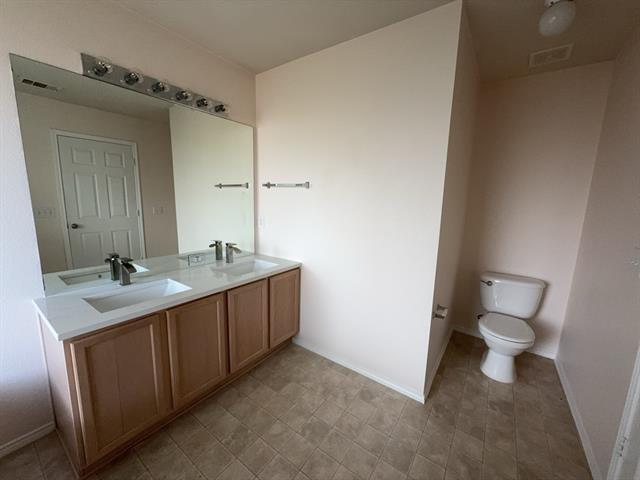 Building Photo - 3003 Elderberry Dr