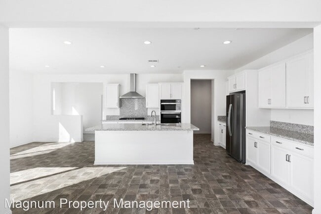 Building Photo - 7 br, 4.5 bath House - 32929 Hutton Way