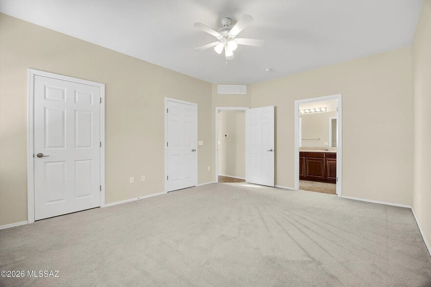 Building Photo - 2221 E Stone Stable Dr