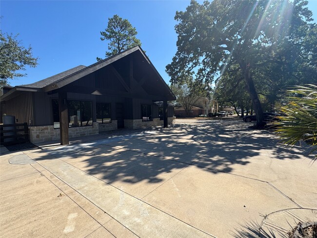 Building Photo - 12518 Mile Dr