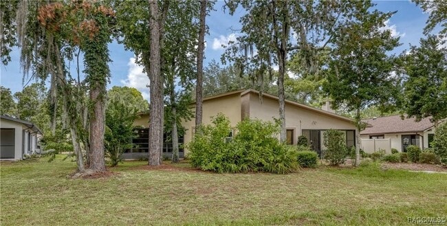 Building Photo - 85 Golfview Dr