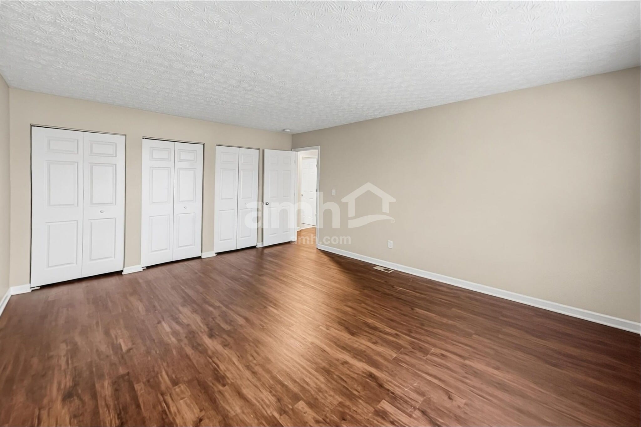 Building Photo - 340 Evergreen Cir