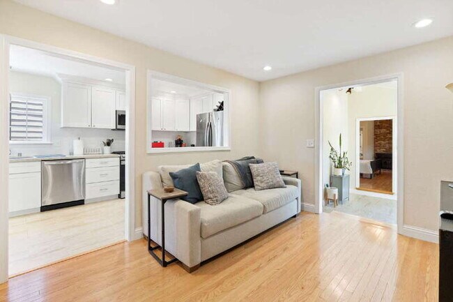 Building Photo - 4311 Cabrillo Way