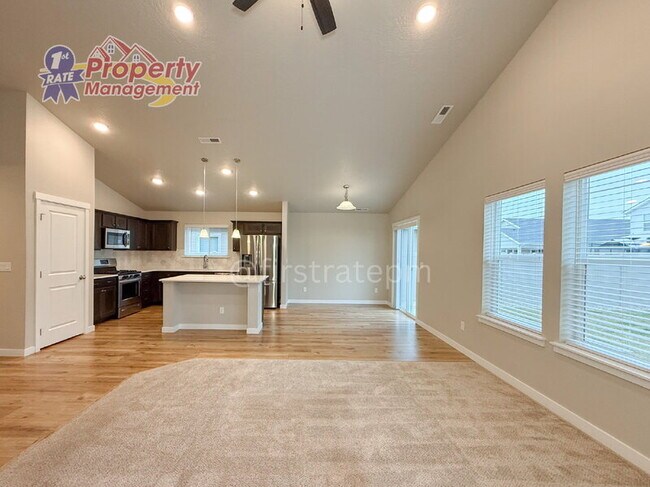 Building Photo - 11398 W Belgrave St