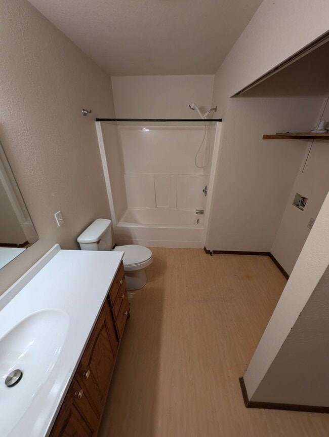 Building Photo - Two Bedroom Duplex in the Heart of Bremert...