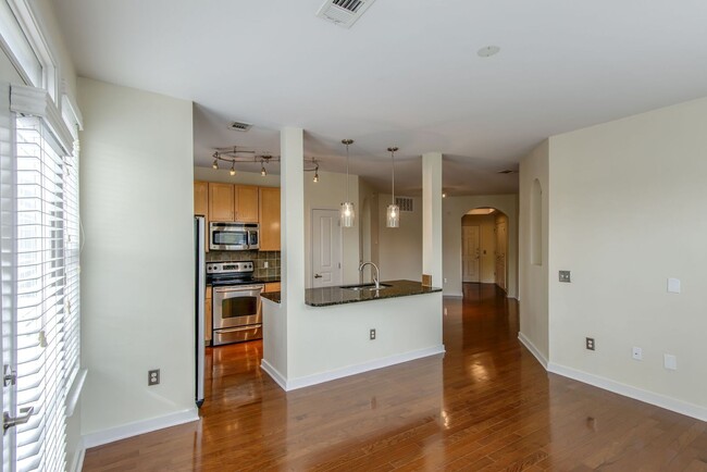 Building Photo - Rare rental opportunity at Bristol West End!