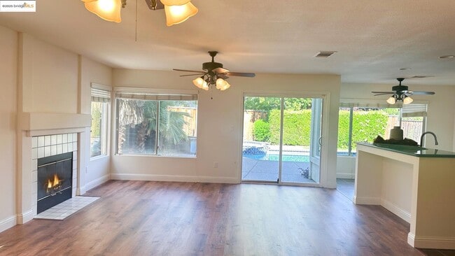 Building Photo - 4537 Pronghorn Way