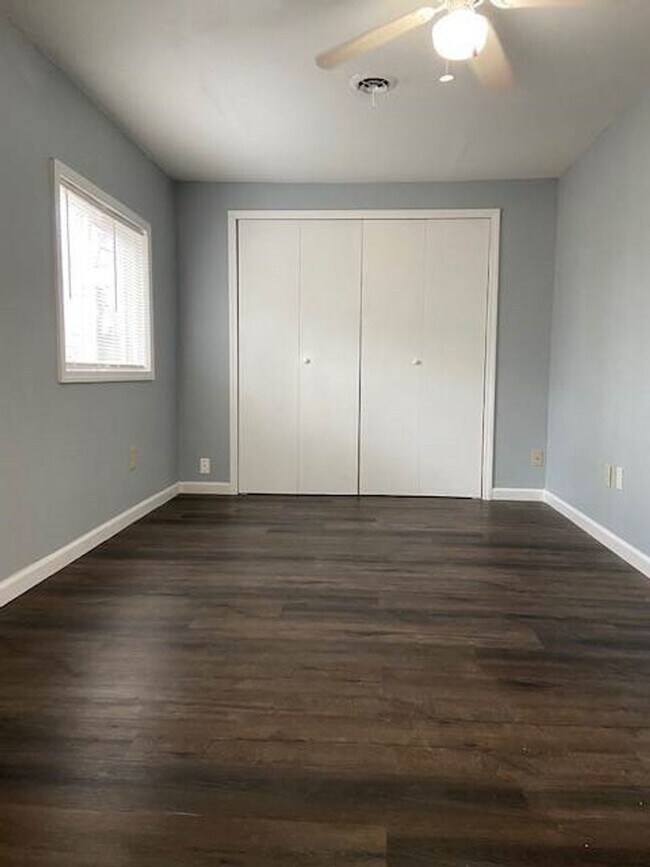 Building Photo - Single-Family Home in Hollister